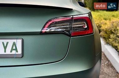 Седан Tesla Model 3 2023 в Одессе