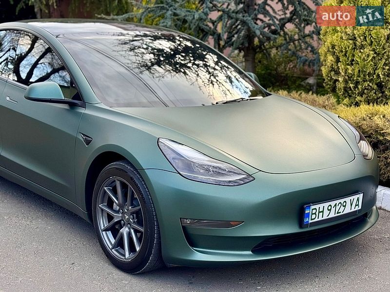 Седан Tesla Model 3 2023 в Одессе