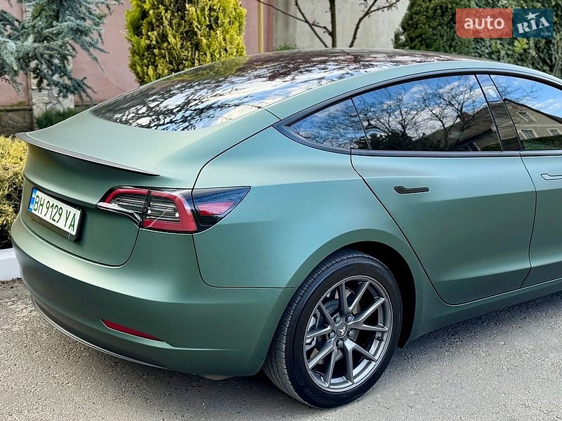 Седан Tesla Model 3 2023 в Одессе