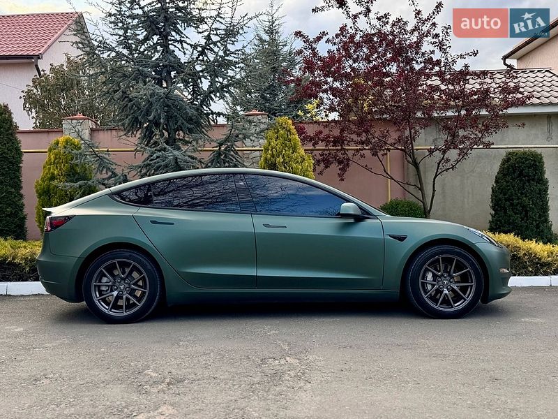 Седан Tesla Model 3 2023 в Одессе