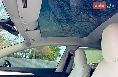 Седан Tesla Model 3 2023 в Одессе
