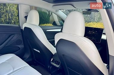 Седан Tesla Model 3 2023 в Одессе