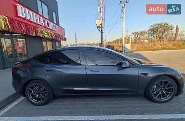 Седан Tesla Model 3 2023 в Киеве