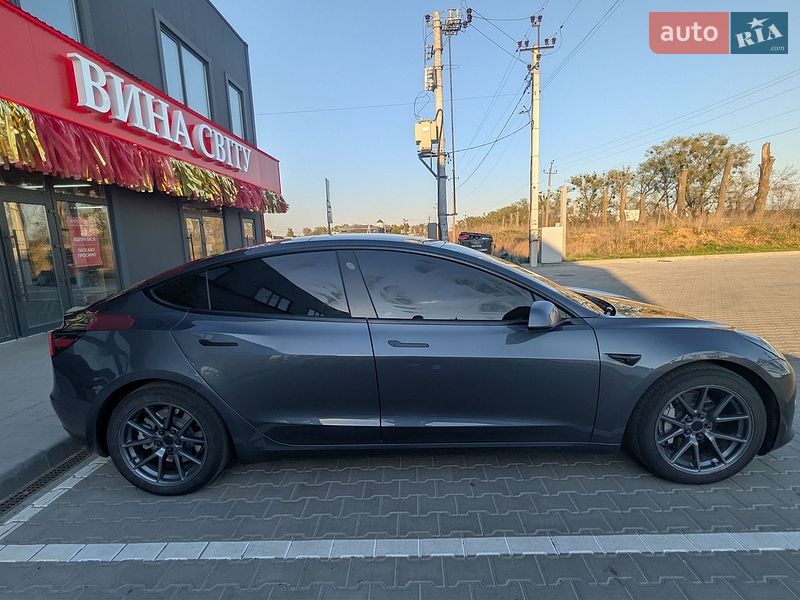 Седан Tesla Model 3 2023 в Киеве