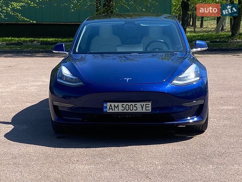 Седан Tesla Model 3 2019 в Житомире