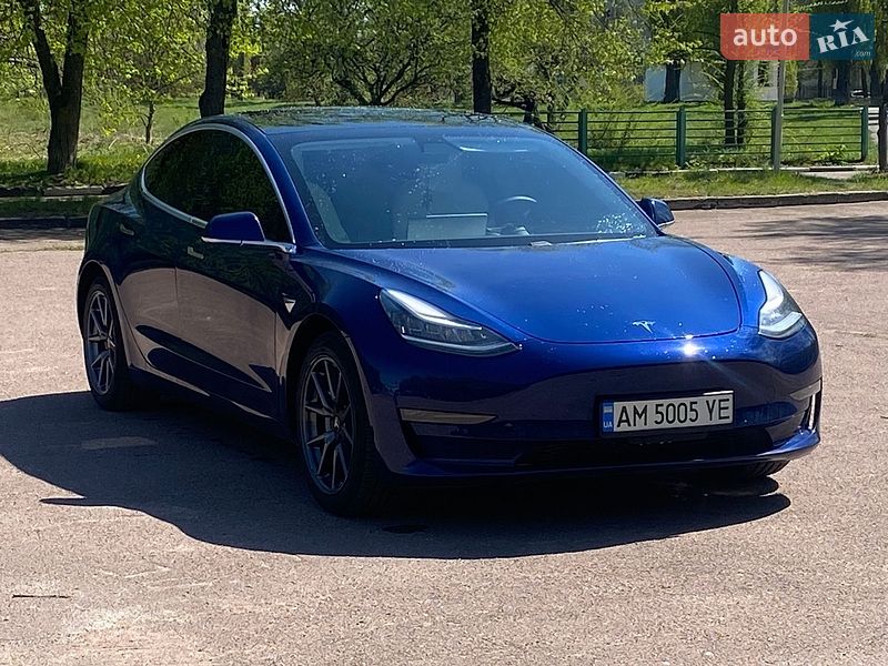 Седан Tesla Model 3 2019 в Житомире