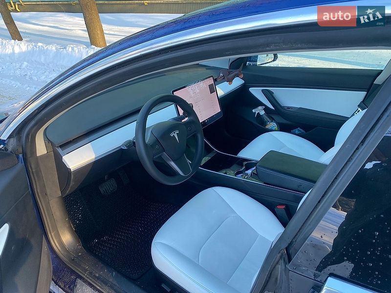 Седан Tesla Model 3 2019 в Житомире