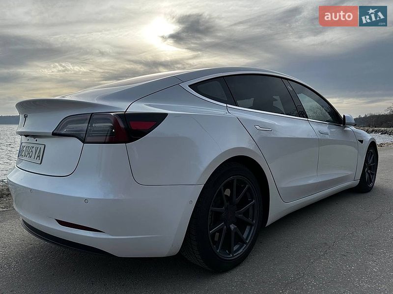 Седан Tesla Model 3 2018 в Кропивницькому