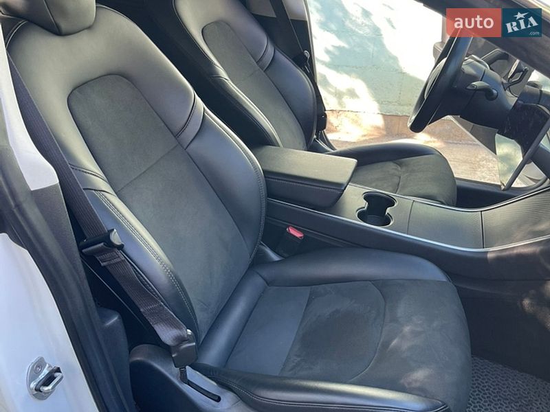 Седан Tesla Model 3 2018 в Кропивницькому
