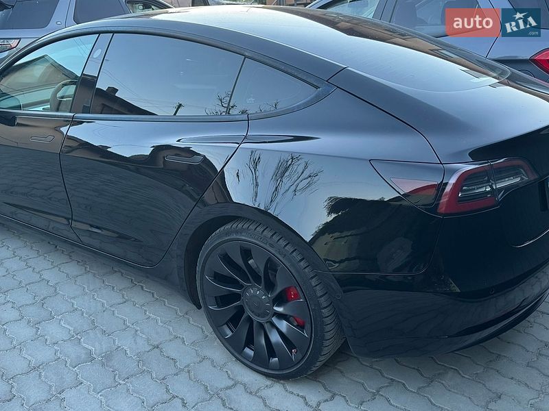 Седан Tesla Model 3 2022 в Львове