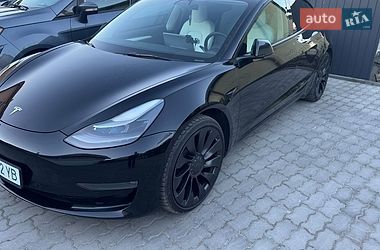 Седан Tesla Model 3 2022 в Львове