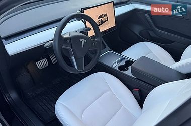Седан Tesla Model 3 2022 в Львове