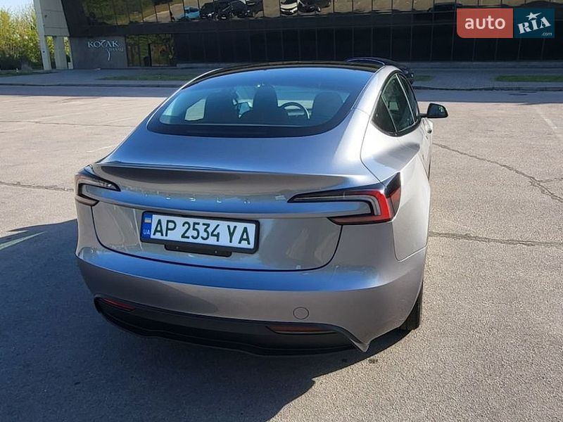 Седан Tesla Model 3 2025 в Запорожье