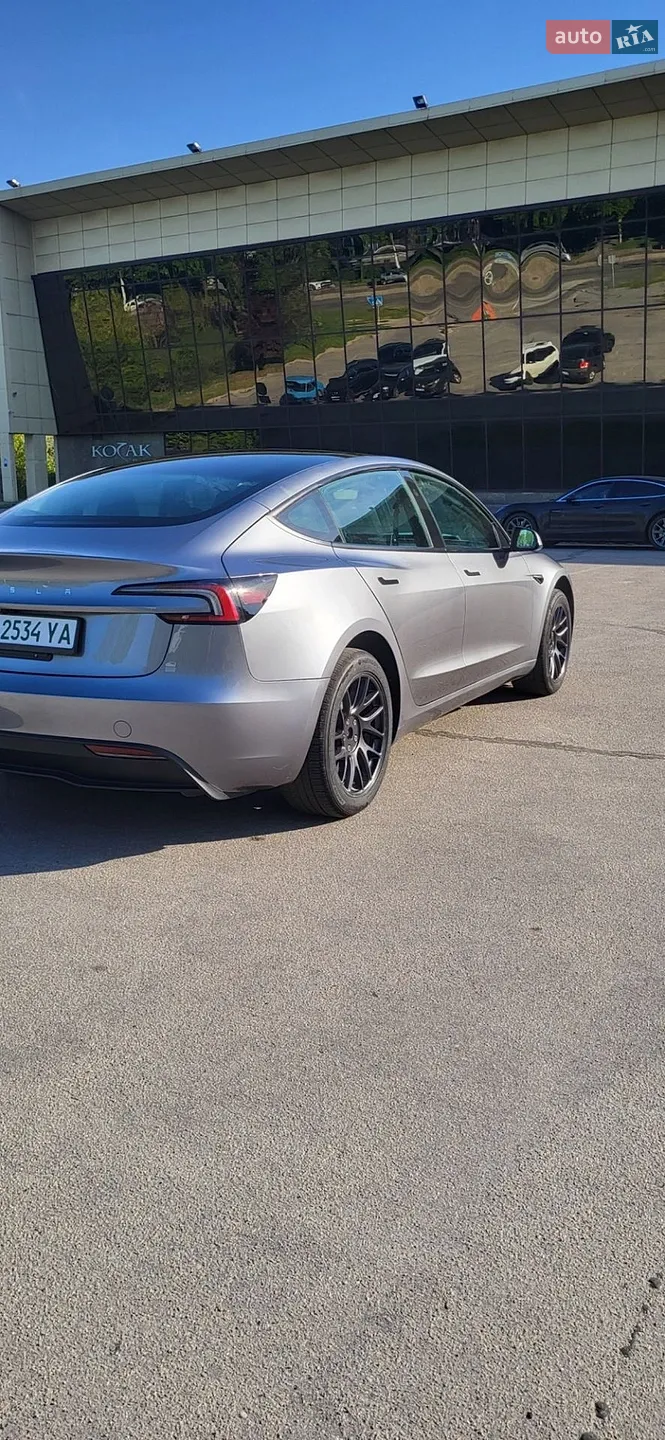 2025 Tesla Model 3 - мініатюра 16