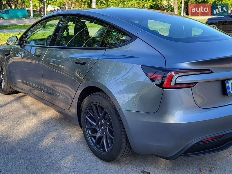 Седан Tesla Model 3 2025 в Запорожье