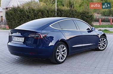 Седан Tesla Model 3 2020 в Кременце
