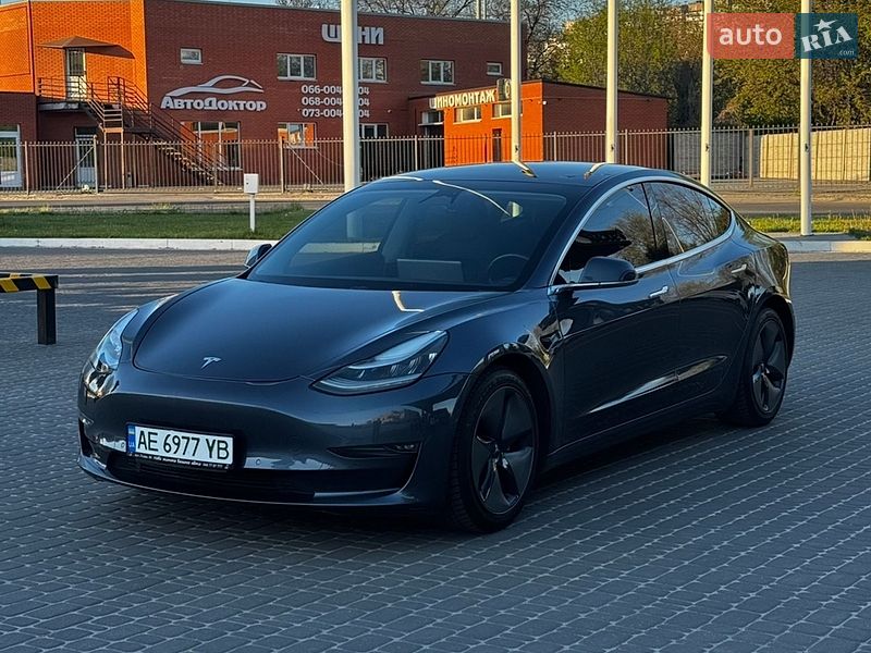 Седан Tesla Model 3 2020 в Днепре