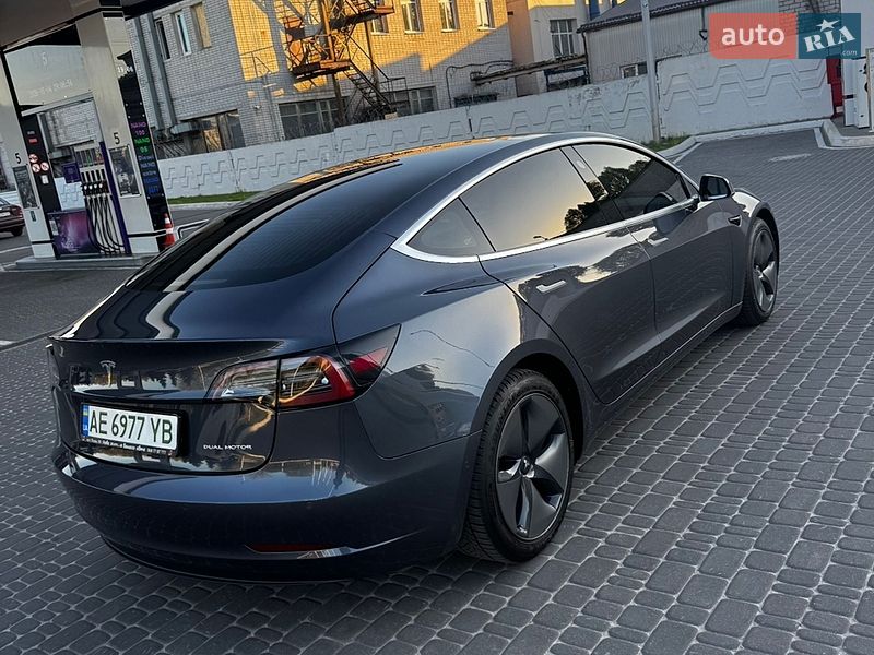 Седан Tesla Model 3 2020 в Днепре