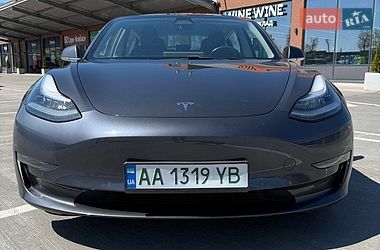 Седан Tesla Model 3 2018 в Киеве