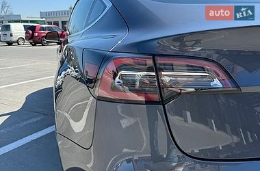 Седан Tesla Model 3 2018 в Киеве
