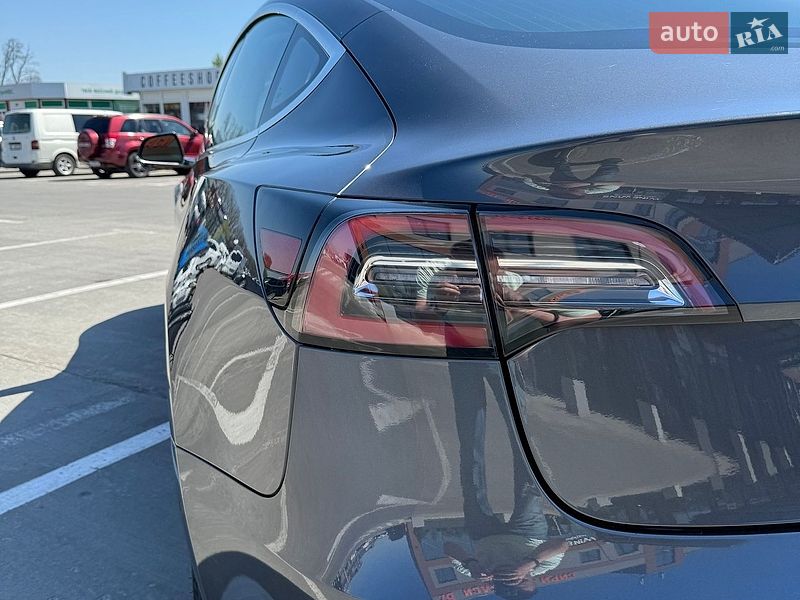 Седан Tesla Model 3 2018 в Киеве