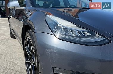 Седан Tesla Model 3 2018 в Киеве