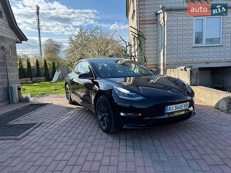 Седан Tesla Model 3 2019 в Києві