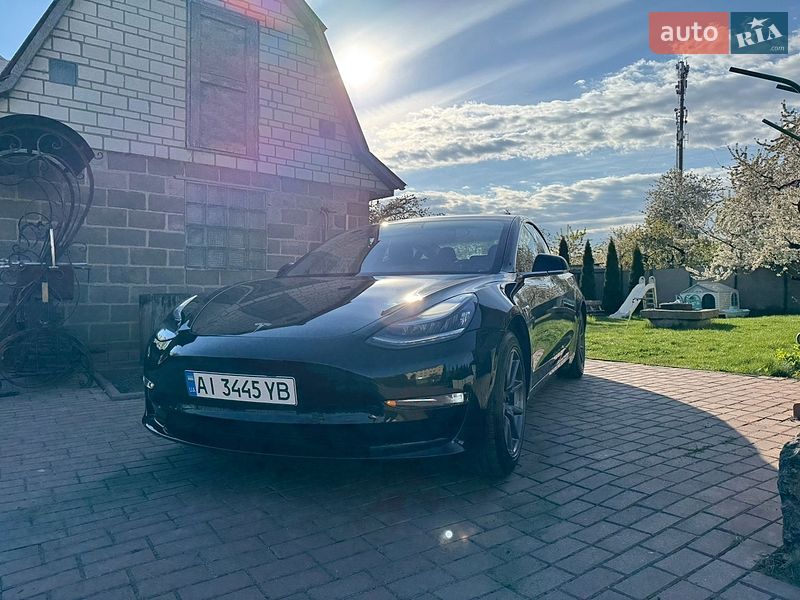 Седан Tesla Model 3 2019 в Києві