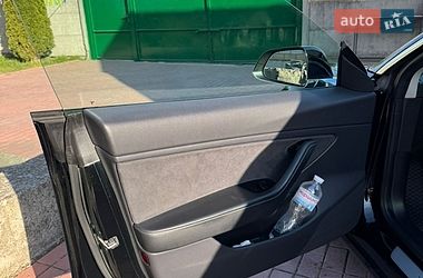 Седан Tesla Model 3 2019 в Києві