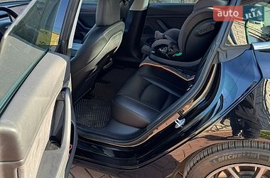 Седан Tesla Model 3 2019 в Києві