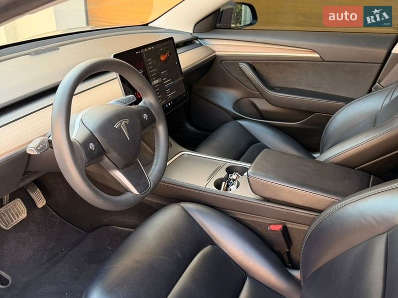 Седан Tesla Model 3 2022 в Одессе