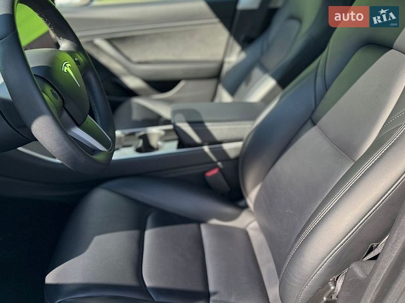 Седан Tesla Model 3 2019 в Києві