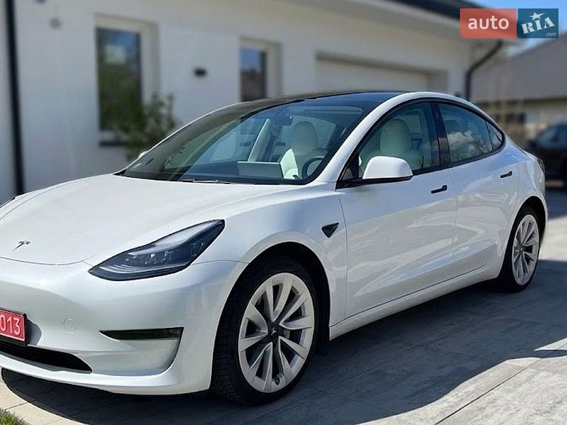 Tesla Model 3 2020