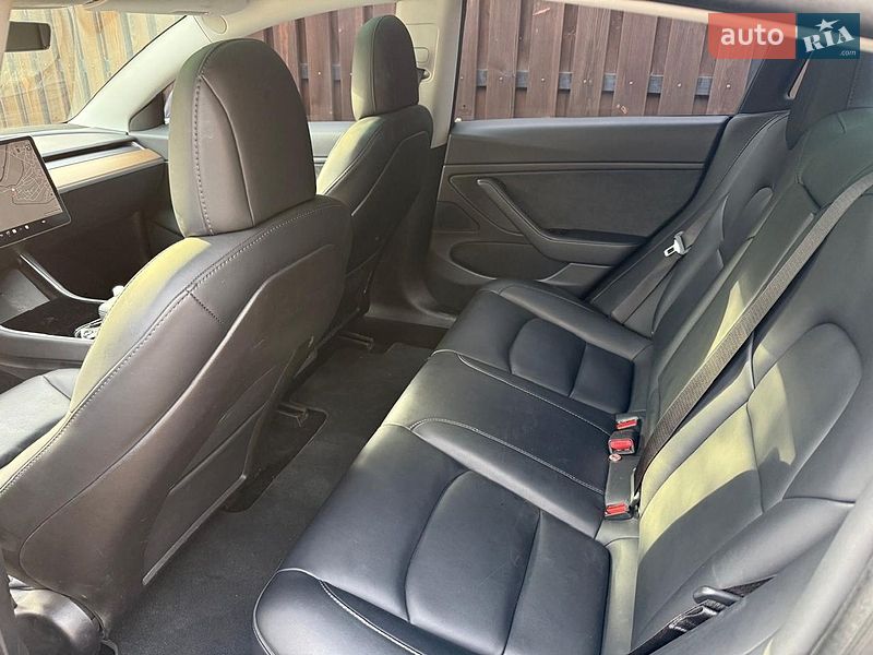 Седан Tesla Model 3 2020 в Києві