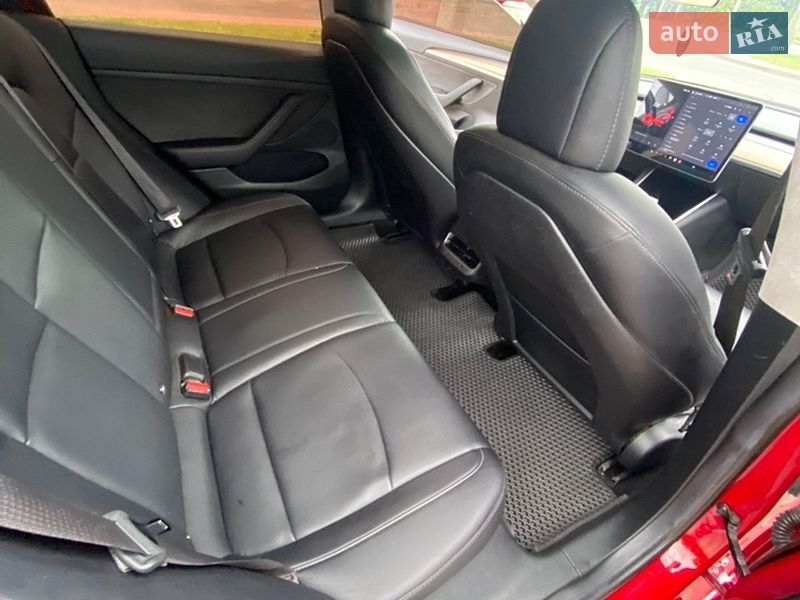 Седан Tesla Model 3 2017 в Луцьку