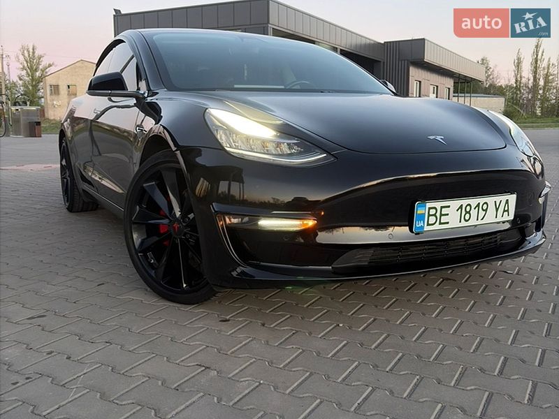 Седан Tesla Model 3 2018 в Врадиевке