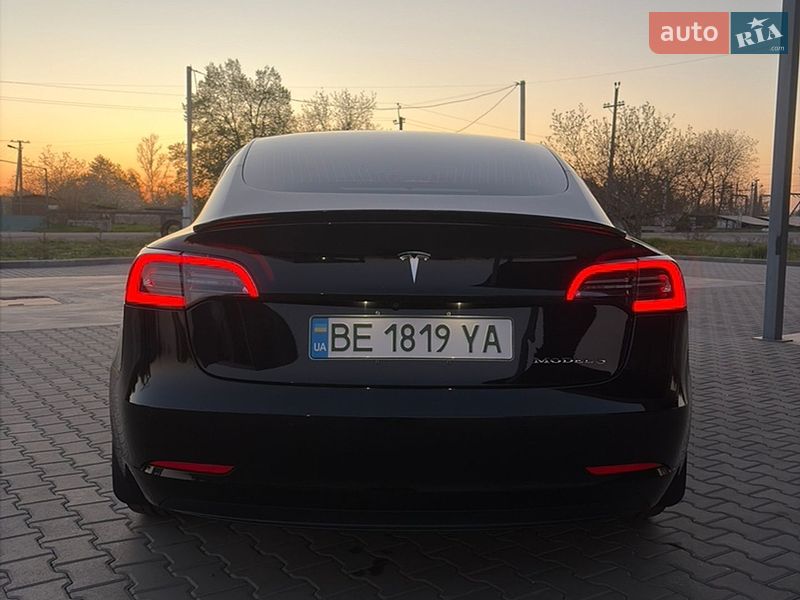 Седан Tesla Model 3 2018 в Врадиевке