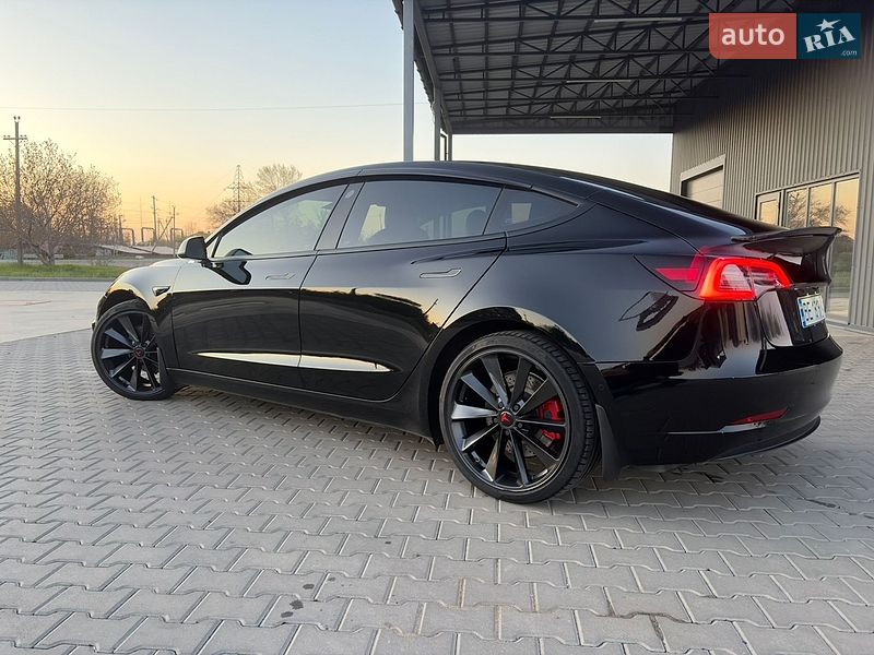 Седан Tesla Model 3 2018 в Врадиевке