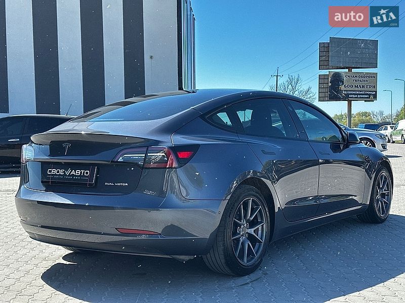 Седан Tesla Model 3 2022 в Львові