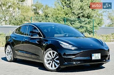 Седан Tesla Model 3 2020 в Киеве