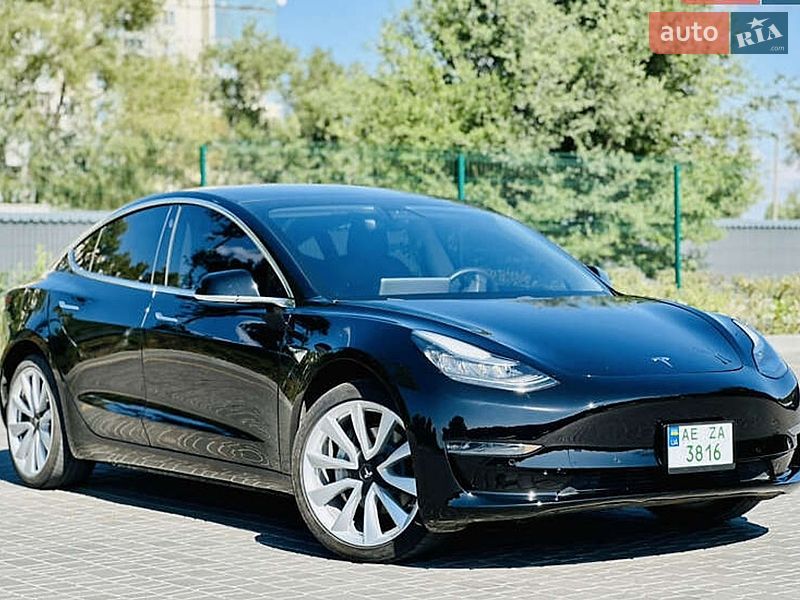 Tesla Model 3 2020