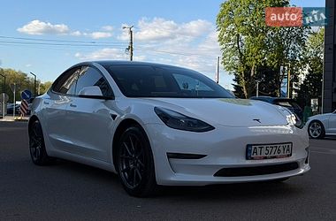 Седан Tesla Model 3 2021 в Ивано-Франковске