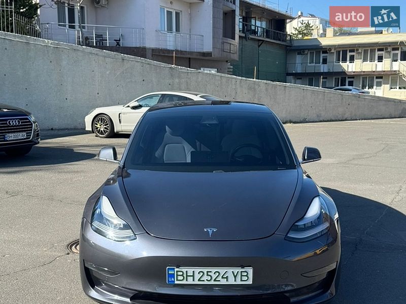 Седан Tesla Model 3 2020 в Одессе
