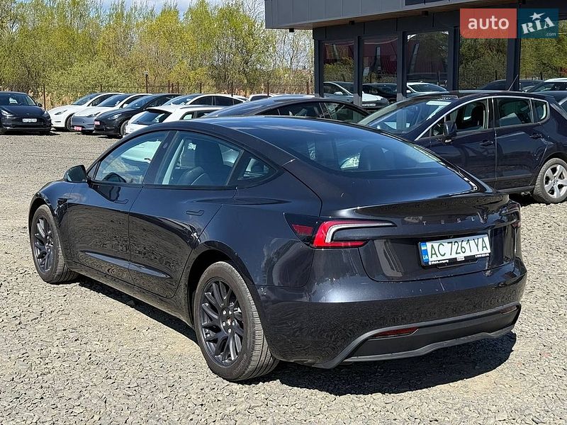Седан Tesla Model 3 2024 в Луцьку