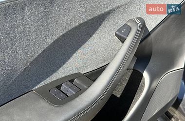 Седан Tesla Model 3 2024 в Луцьку