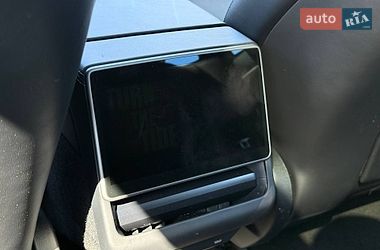 Седан Tesla Model 3 2024 в Луцьку