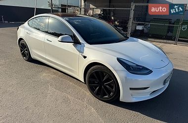 Седан Tesla Model 3 2021 в Дніпрі