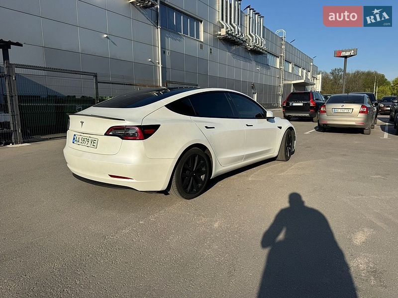 Седан Tesla Model 3 2021 в Дніпрі