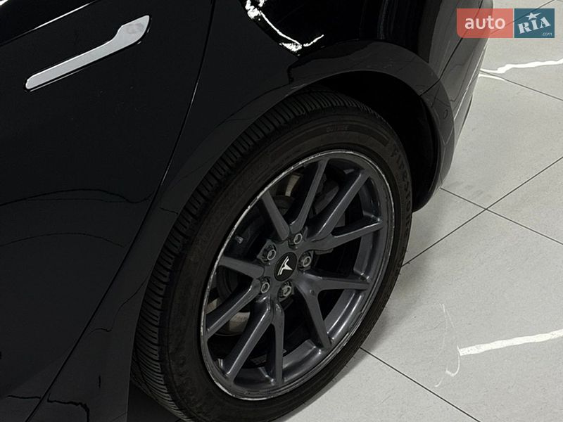Седан Tesla Model 3 2019 в Одесі