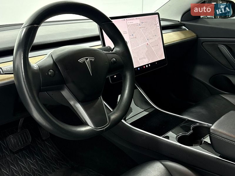 Седан Tesla Model 3 2019 в Одесі